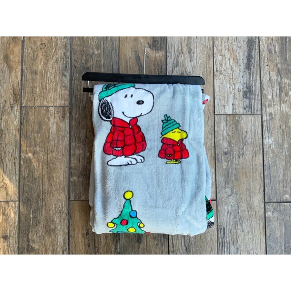 Peanuts SNOOPY Soft "Christmas Magic" 50inx70in Throw Blanket Collection - Picture 3 of 6